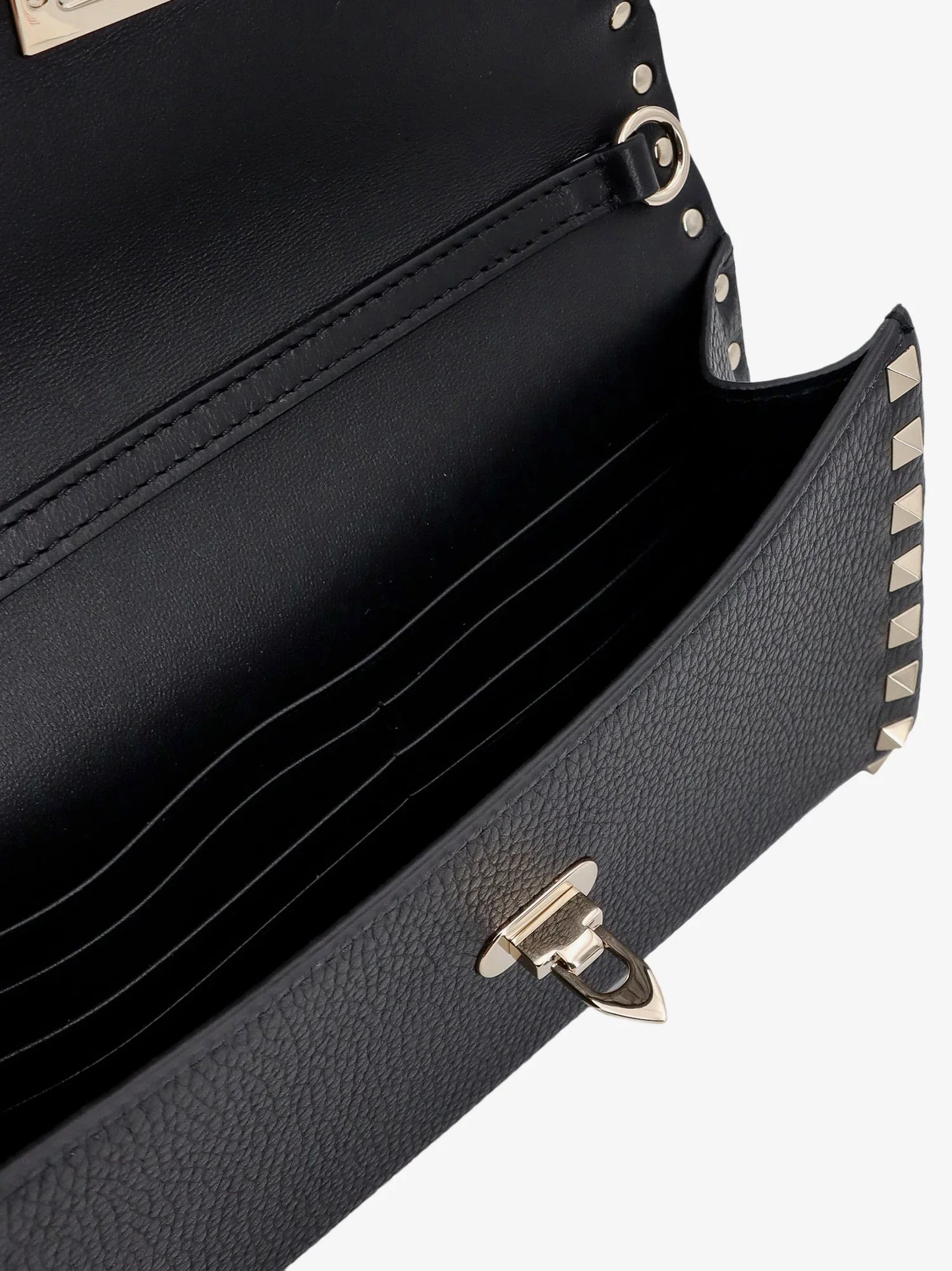 Rockstud Wallet on Chain in Grainy Calfskin - Black