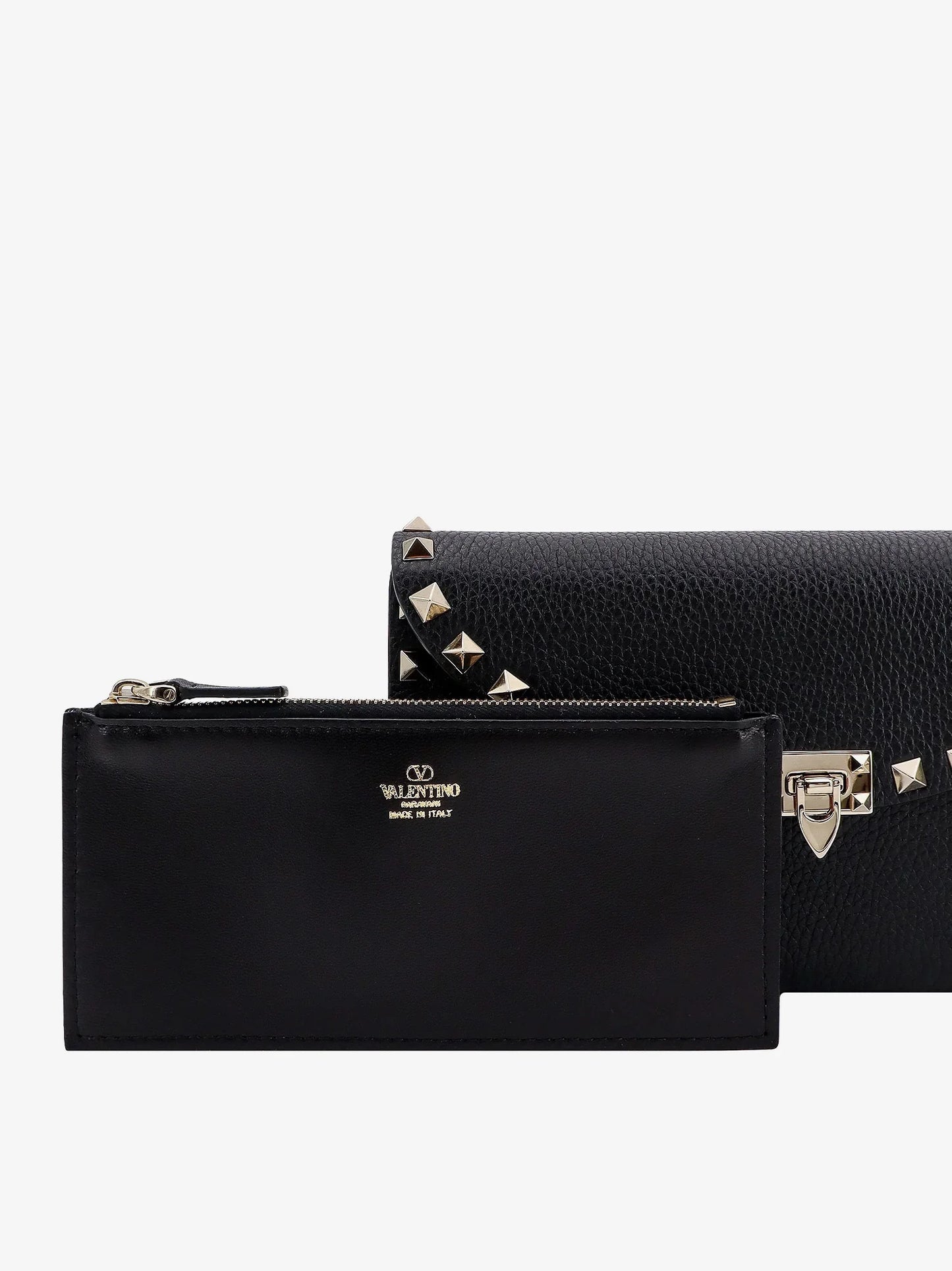 Rockstud Wallet on Chain in Grainy Calfskin - Black