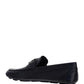 VLogo Signature Driving Shoe in Grainy Calfskin Leather - Black.