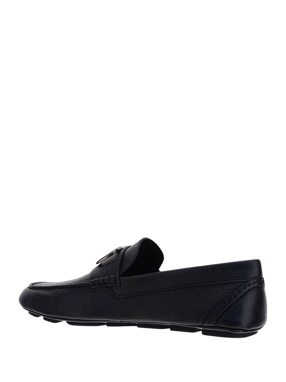 VLogo Signature Driving Shoe in Grainy Calfskin Leather - Black.