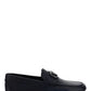 VLogo Signature Driving Shoe in Grainy Calfskin Leather - Black.