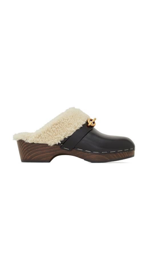 Le Maillon Clogs in Smooth Leather and Shearling - Noir