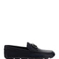 VLogo Signature Driving Shoe in Grainy Calfskin Leather - Black.