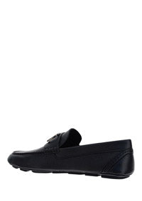 VLogo Signature Driving Shoe in Grainy Calfskin Leather - Black.