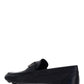 VLogo Signature Driving Shoe in Grainy Calfskin Leather - Black.