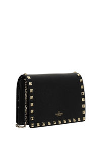Rockstud Grainy Calfskin Chain Pouch - Black.