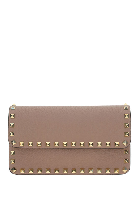 Rockstud Grainy Calfskin Chain Pouch - Poudre