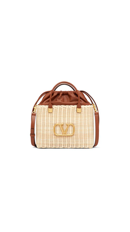 VLogo Signature Bucket Bag in Wicker With Metal - Natural