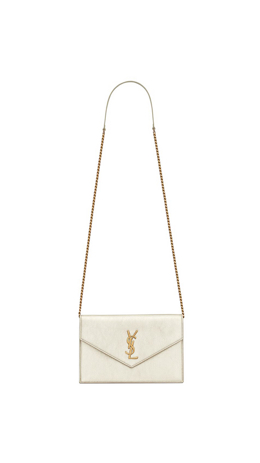 Envelope Chain Wallet In Metallized Leather - Pale Gold